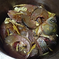 年夜饭必吃香煎鲩鱼榨菜煲的做法图解1