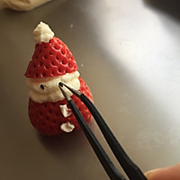 草莓圣诞雪人的做法图解8