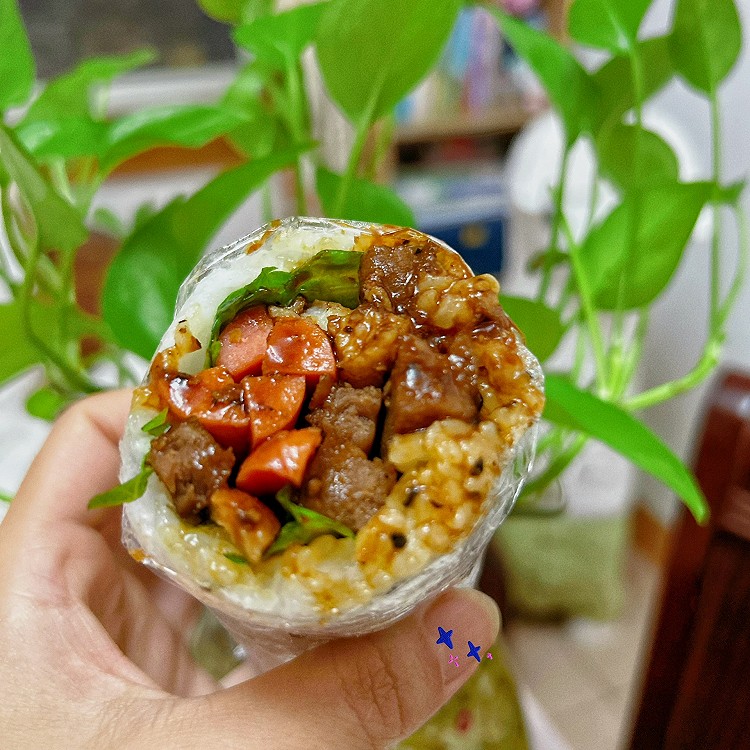 肉肉饭团的做法