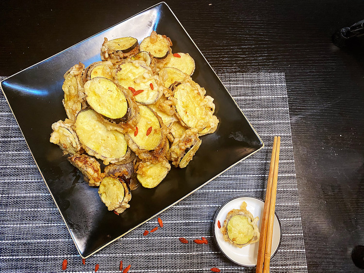上桌就被抢光的酥炸茄盒的做法
