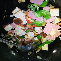 午餐肉炒卤豆干的做法图解8