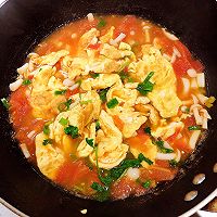 十分钟开胃美食-番茄白玉菇鸡蛋汤#中小学生做饭指南#的做法图解16
