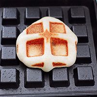 #快手又营养，我家的冬日必备菜品#全麦果仁红糖华夫饼的做法图解12