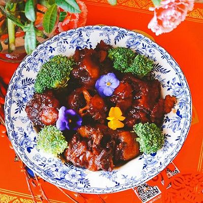 春节家宴餐桌上的美味～红酒烧牛尾