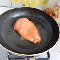 香煎鸡胸肉的做法图解3