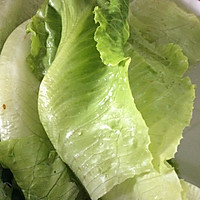 生菜马鲛鱼饼牛肉丸河粉汤的做法图解2