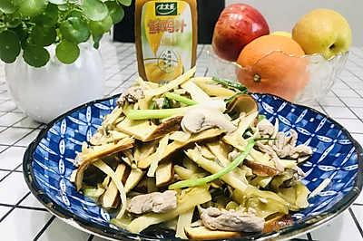 神鲜美味~蘑菇冬笋榨菜肉丝炒豆干