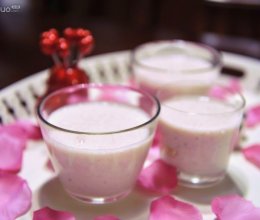 养颜佳品——草莓奶昔的做法