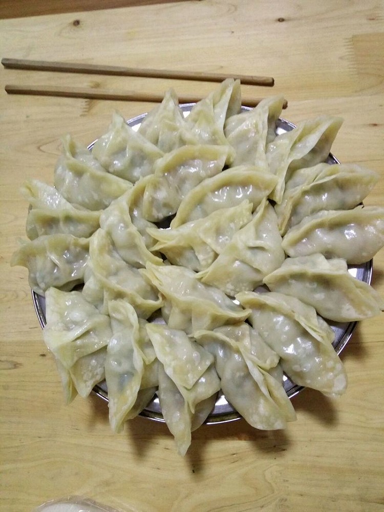 莴笋虾皮猪肉水饺的做法