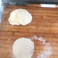 饺子皮版灌汤包的做法图解2