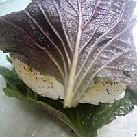 紫苏烤饭团+草莓红茶的做法图解3