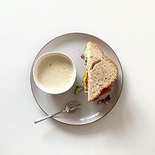营养全麦三明治燕麦豆浆#极速早餐#