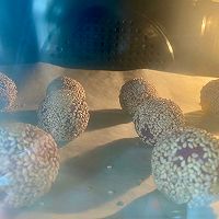 #新年好食，只炼好事#奶香炼乳紫薯芝麻糯米球的做法图解9