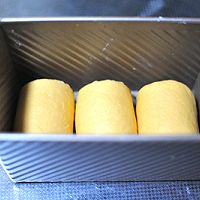 南瓜吐司——又松又软又香甜#跨界烤箱 探索味来#的做法图解11