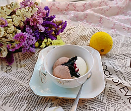 无蛋版冰淇淋（附蓝莓果酱做法）的做法