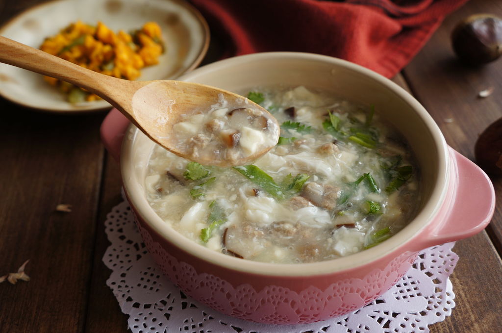 West Lake thin and blue mushroom soup