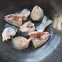 #家乡年味 鲜才够味#年年有余-香煎马友鱼的做法图解1
