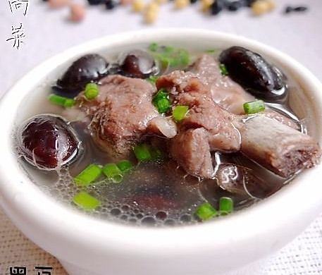 黑豆排骨汤