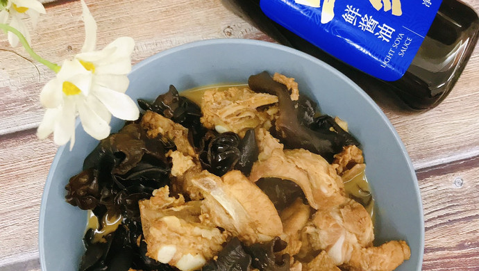 黑木耳烧排骨