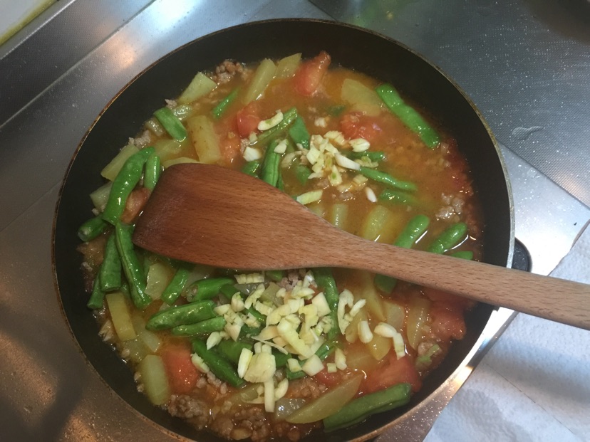西红柿豆角土豆的做法图解7