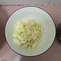 土豆香菇黄焖鸡的做法图解3