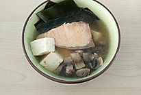 三文鱼味增汤的做法