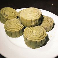 抹茶红豆冰皮月饼的做法图解2