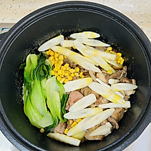 健康低盐鸡肉春笋蔬菜煲仔饭