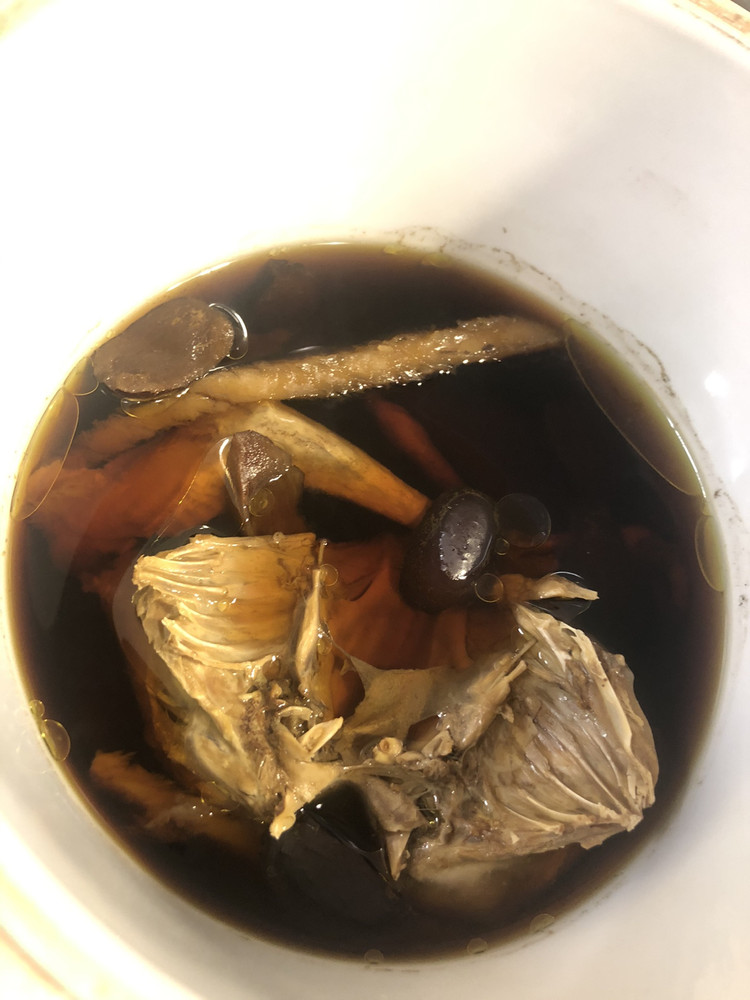 补血养血：乌鸡白凤丸炖鸽子的做法