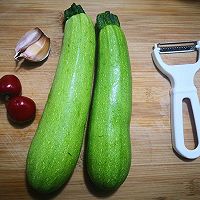 #硬核菜谱制作人#凉拌西葫芦的做法图解1
