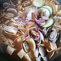 口感浓香且味道鲜美，经常喝还有助于消化的韩式大酱汤的做法图解11