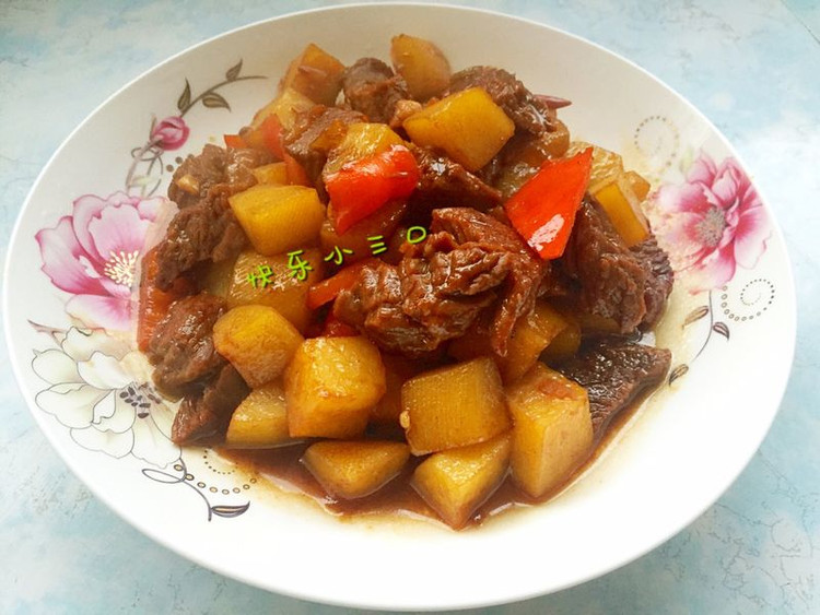 土豆炖牛肉的做法