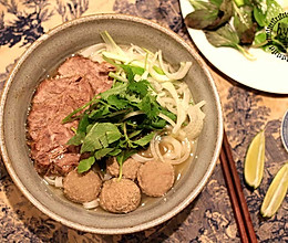 越南牛肉牛丸河粉 Pho的做法