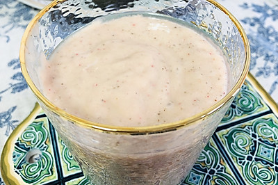 元气早餐｜草莓牛油果杏仁Smoothie