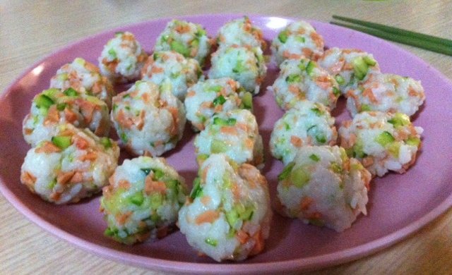 简单到爆的彩虹饭团子