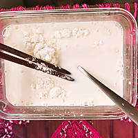 金银双奶：面包糠炸牛奶+椰蓉裹牛奶的做法图解4