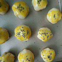 中式糕点之蛋黄酥的做法图解16