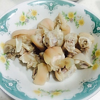 黄豆猪脚美容汤的做法图解2