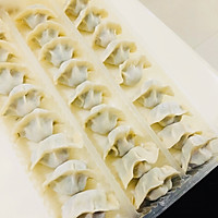 槐花韭菜饺子的做法图解3