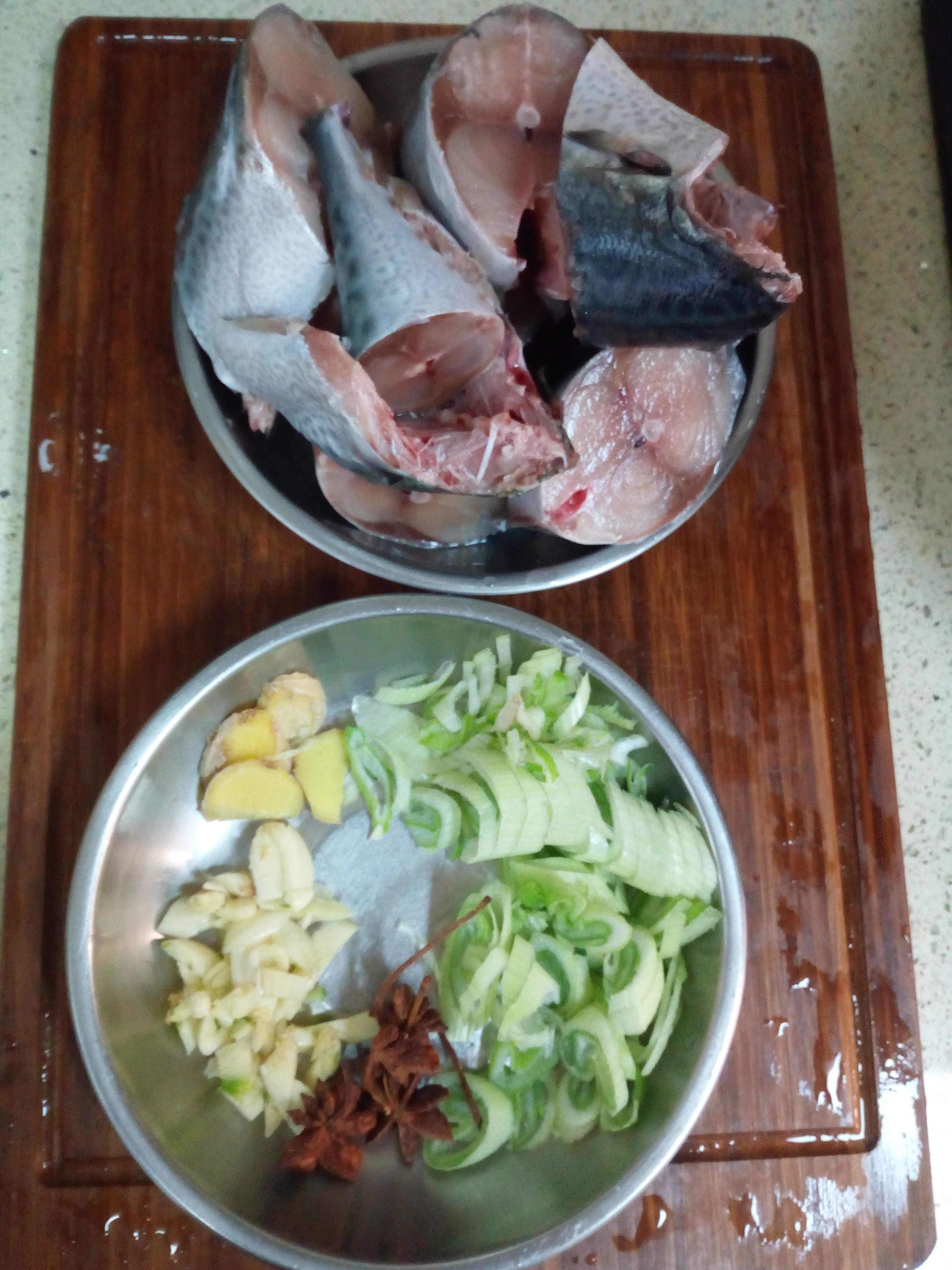 鲅鱼炖黄豆怎么做_鲅鱼炖黄豆的做法_豆果美食