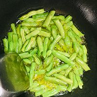 土豆烧豆角的做法图解5