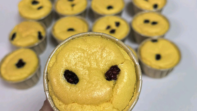 蔓越莓酸奶纸杯蛋糕