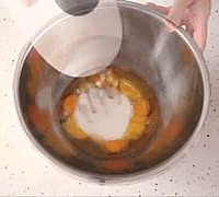星巴克同款——生奶油砖cupcakes在家就能做！的做法图解1