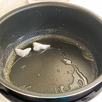 #年饭要飘香，就用外婆乡#咸蛋黄肉松雪花酥的做法图解2