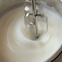 松软细腻的酸奶蛋糕的做法图解3