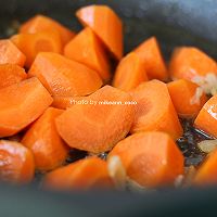 #巨下饭的家常菜#蜜汁烧萝卜的做法图解6