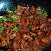 香菇焖猪肉的做法图解4