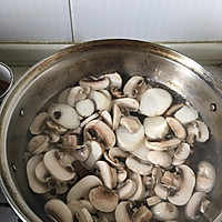 蘑菇汤的做法图解2