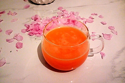 新鲜橙子汁（附巧剥橙子皮）