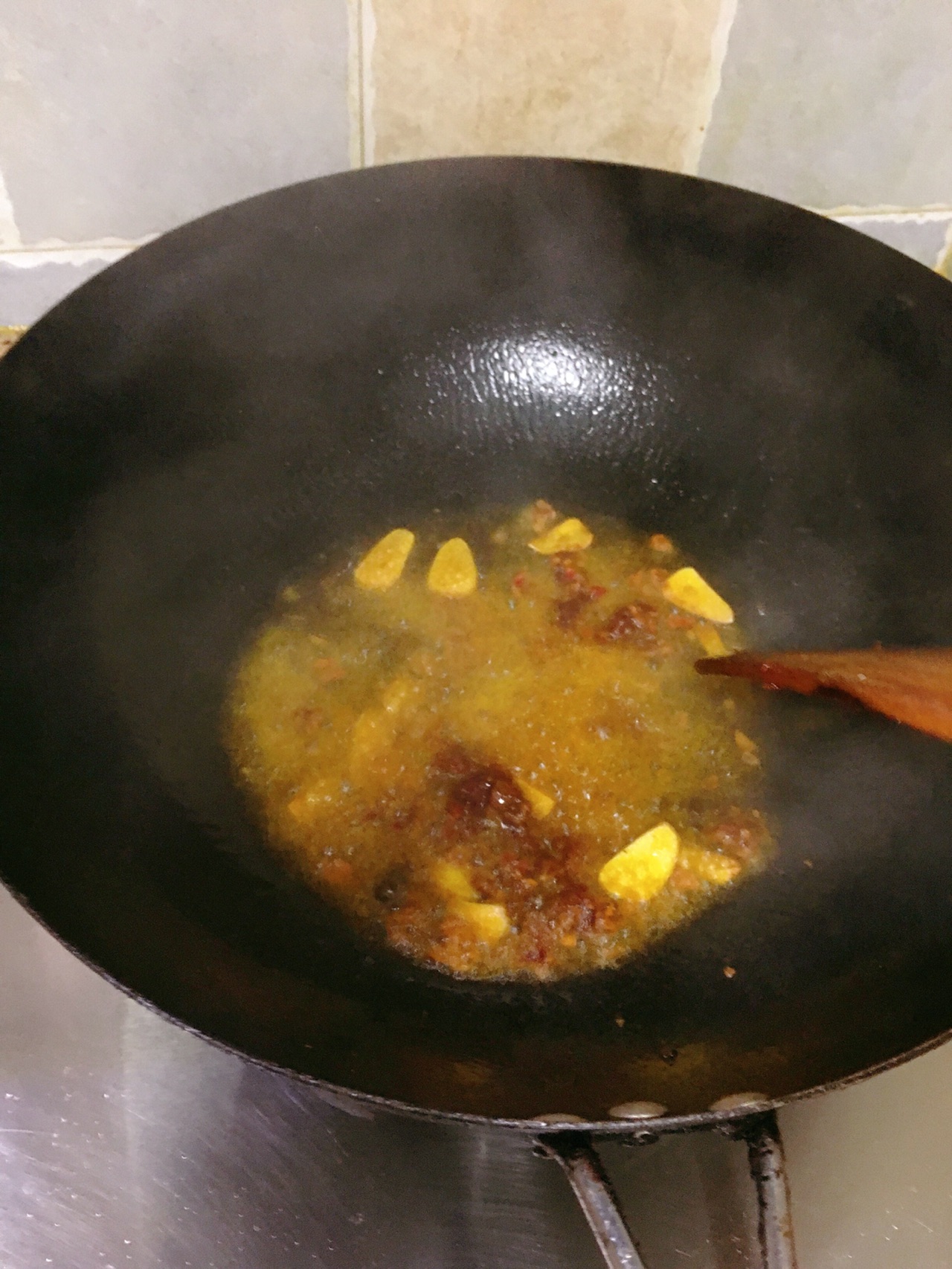 正宗川菜回锅肉做法，香而不腻，咸淡适中，来两碗米饭绝配。 - 知乎